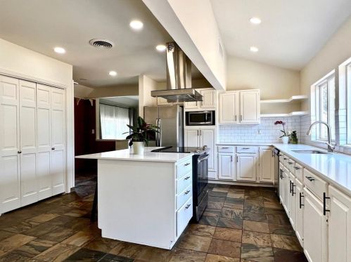 1528 Bella Vista Dr, Dallas TX  75218-3509 exterior