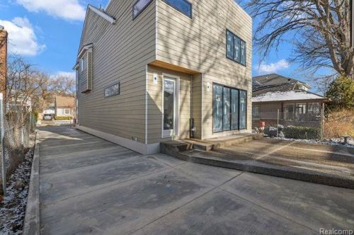 1852 Holland St, Bham MI 48009-6856 exterior