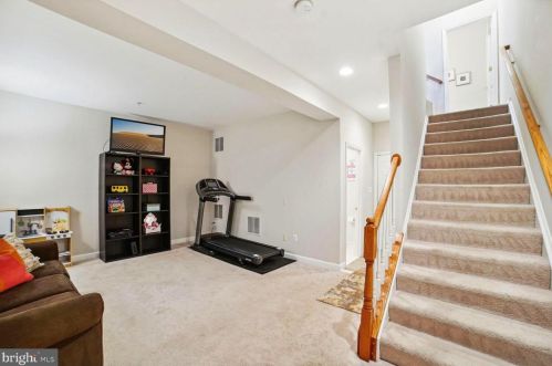 302 Ridgemont Ave, Rockville MD 20850-6061 exterior