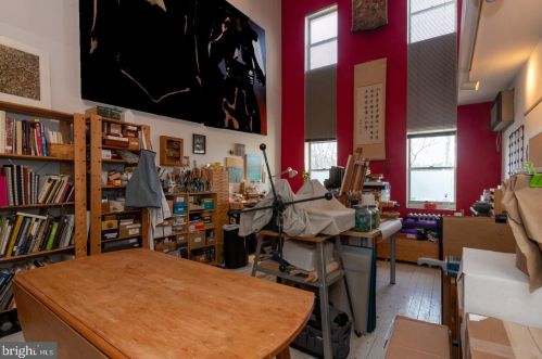 829 Catharine St, Philadelphia PA 19147-2716 exterior