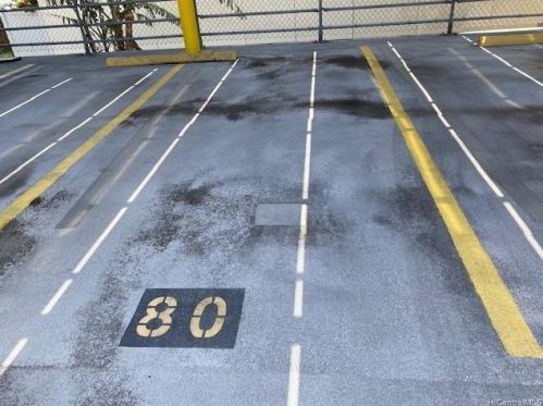 910 Ahana St, Honolulu HI 96814-2421 exterior