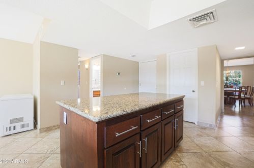 901 Beck Ln, Phoenix AZ  85022-3505 exterior