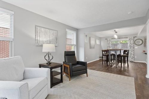 5015 Broad St, Pittsburgh PA  15224-2403 exterior