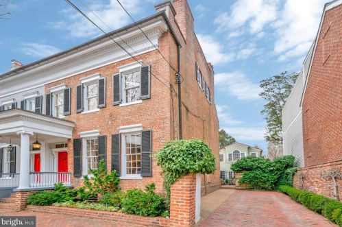 207 Fairfax St, Alexandria VA 22314-3304 exterior