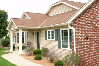 5202 Hidden Dr, Milwaukee WI  53221-3149 exterior