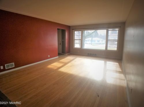 1465 Millbank St, Grand Rapids MI 49508-2673 exterior