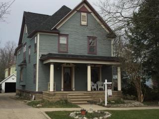 316 Cutler St, Allegan, MI 49010-1210