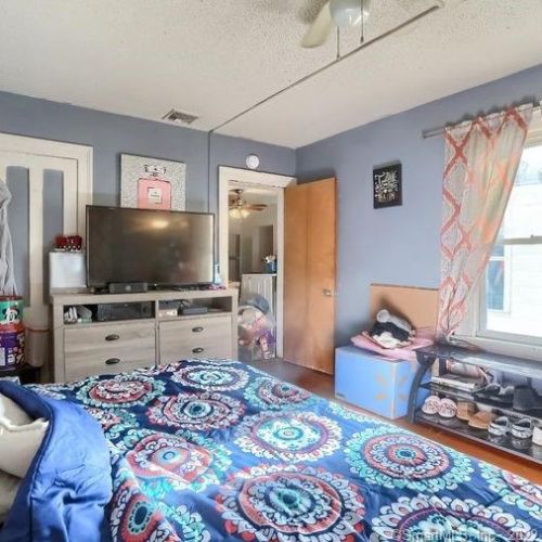 271 Gln St, New Britain CT 06051-2572 exterior