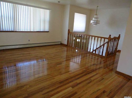 70 Rutland Rd, Babylon, NY 11704-6634