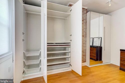 1820 Manton St, Philadelphia PA  19146-2923 exterior