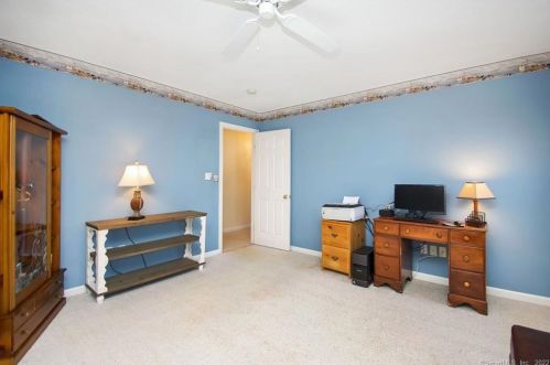 51 Berrios Hl Rd, Windsor CT 06095-1003 exterior