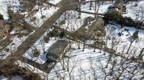 6 Gables Ct, Huntington Station NY 11746-4852 exterior