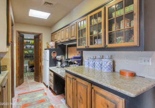 1021 Msn Twin Buttes Rd, Green Valley AZ 85622-8320 exterior