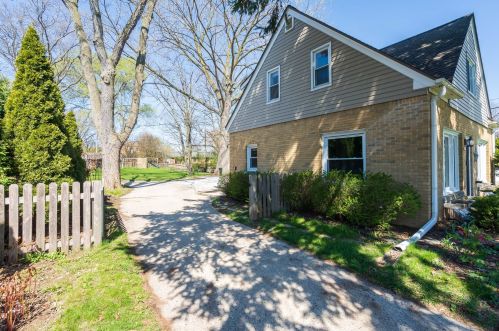 2441 111th St, Milwaukee, WI 53226-1203