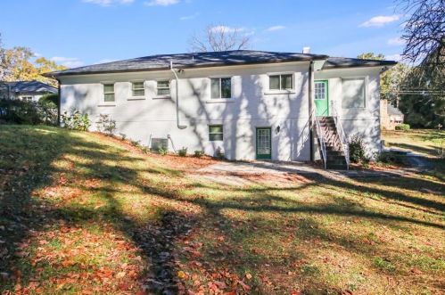 2100 Cascade Rd, Atlanta GA 30311-2830 exterior