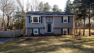 269 Oak Hollow Rd, Springfield, MA 01128-1352