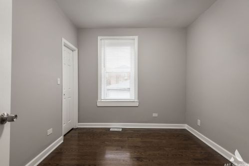 6917 Maplewood Ave, Chicago IL 60622-2857 exterior