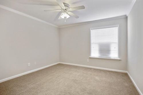 207 Brighton Pt, Atlanta GA 30328-1372 exterior