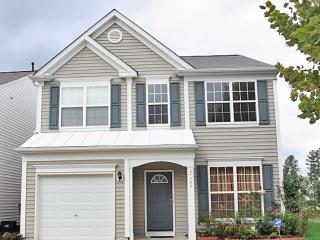 200 Apricot Cir, Cary NC  27560-7225 exterior