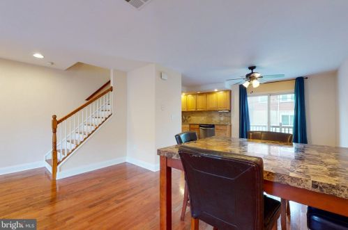 2720 10th St, Philadelphia PA 19133-1511 exterior