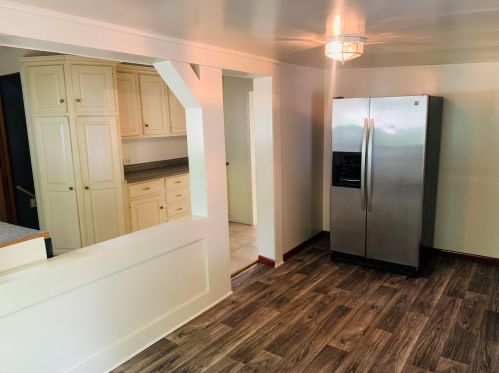 402 Broadway St, Three Rivers MI  49093-1828 exterior