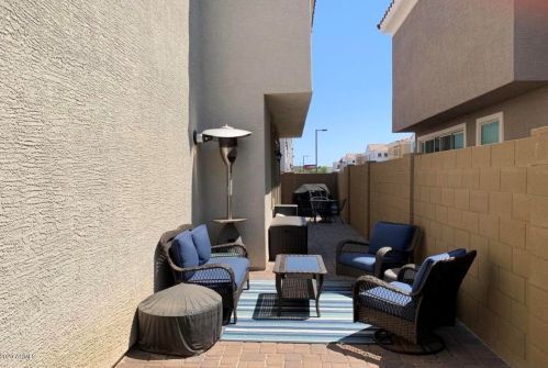 936 Anderson Ave, Phoenix AZ  85022 exterior