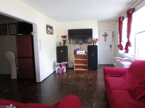 132 Coddington St, Rahway NJ 07065-3007 exterior