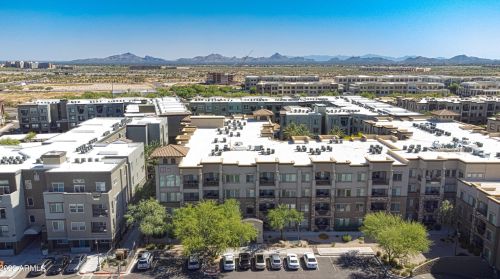 5450 Deer Valley Dr, Phoenix AZ  85054-8118 exterior