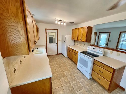 1016 Labaree St, Watertown WI 53098-3019 exterior