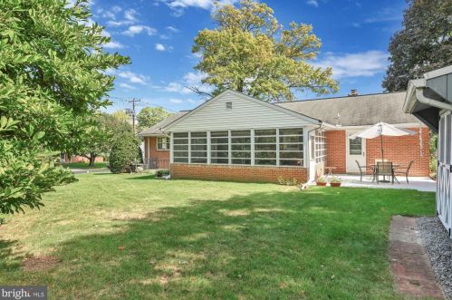 1666 Clearview Ave, Lancaster PA 17601-4308 exterior