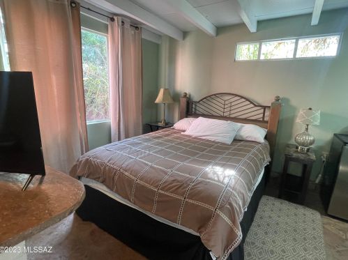 10700 Tanque Verde Rd, Tucson AZ 85749-9611 exterior