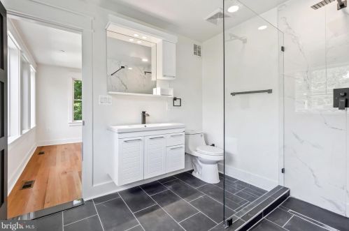 102 Ritchie Ave, Silver Spring MD  20910-5112 exterior