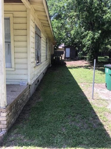 2102 21st St, Austin TX  78722-2416 exterior