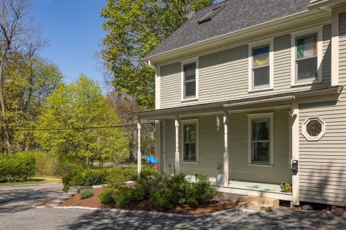 9 Arch St, Dover NH 03820-3627 exterior