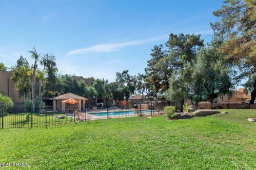 18811 19th Ave, Phoenix AZ  85027-5285 exterior