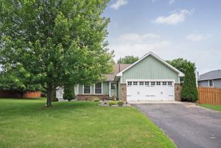 4463 Hamilton Dr, Saint Paul MN  55123-1973 exterior