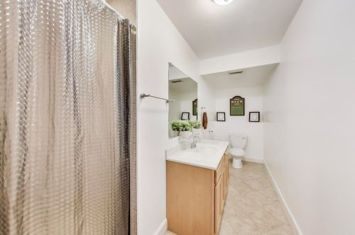 4253 Kolmar Ave, Chicago IL 60712-4702 exterior