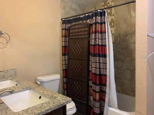 5917 Bolling Dr, Orlando FL 32808-6010 exterior