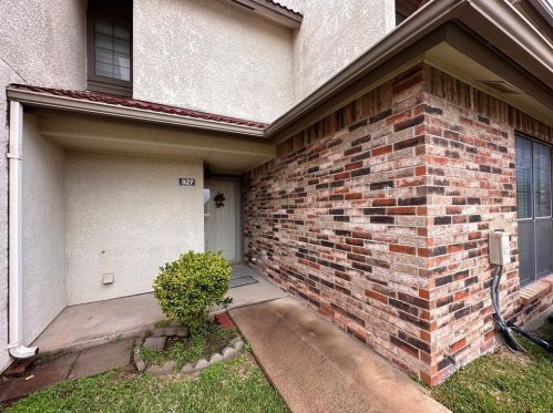 927 Turtle Cv, Irving, TX 75060-6783