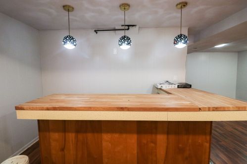 6500 Eberhart Ave, Chicago IL 60637-3206 exterior