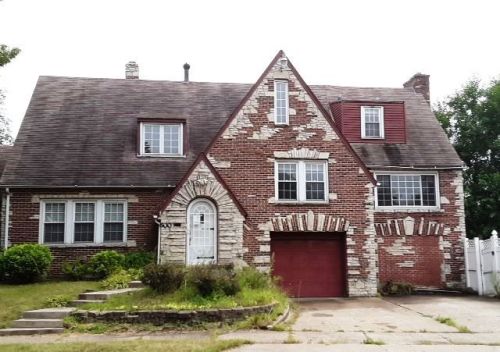 600 Cleveland St, Gary IN  46404-2721 exterior