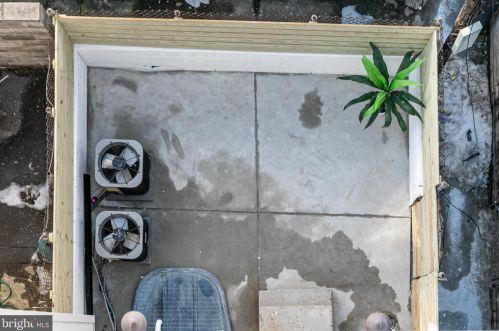 1009 Greenwich St, Philadelphia PA 19147-6409 exterior