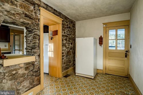 56 Glen Riddle Rd, Media PA 19063-5349 exterior