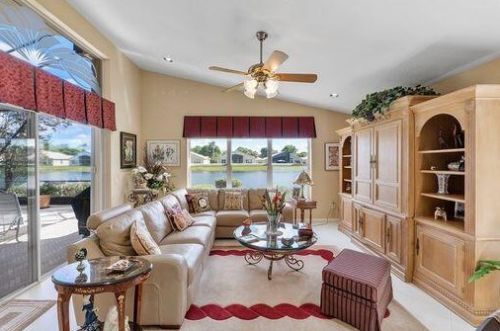 11715 Caracas Blvd, Boynton Beach FL 33437-4081 exterior