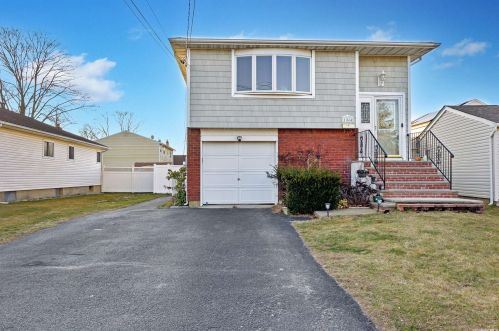 164 Belmont Ave, Babylon NY  11704-5229 exterior