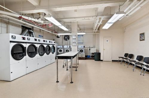 610 Waring Ave, Bronx NY  10467-7707 exterior