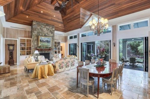 266 15th Ave, Naples, FL 34102-7433