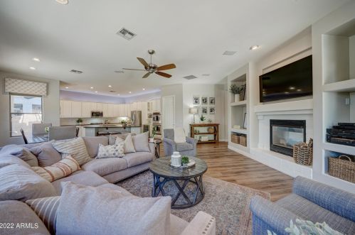 715 County Down Dr, Chandler AZ 85249-7331 exterior