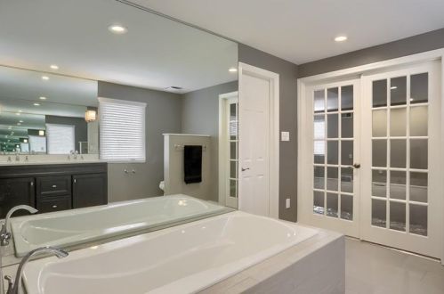 1093 Lakemont Dr, Pittsburgh PA  15243-1817 exterior