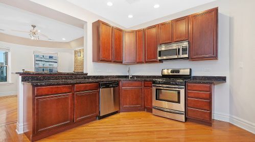 542 44th St, Chicago, IL 60609-3507